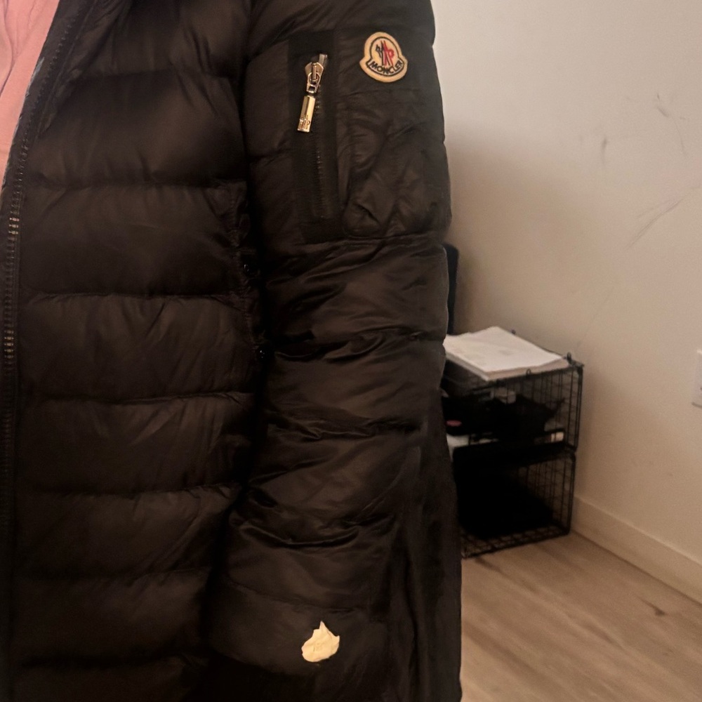 MONCLER Coat Size S With small hiccup on sleeve Fixable Lost Tag during moving - Picture 10 of 10